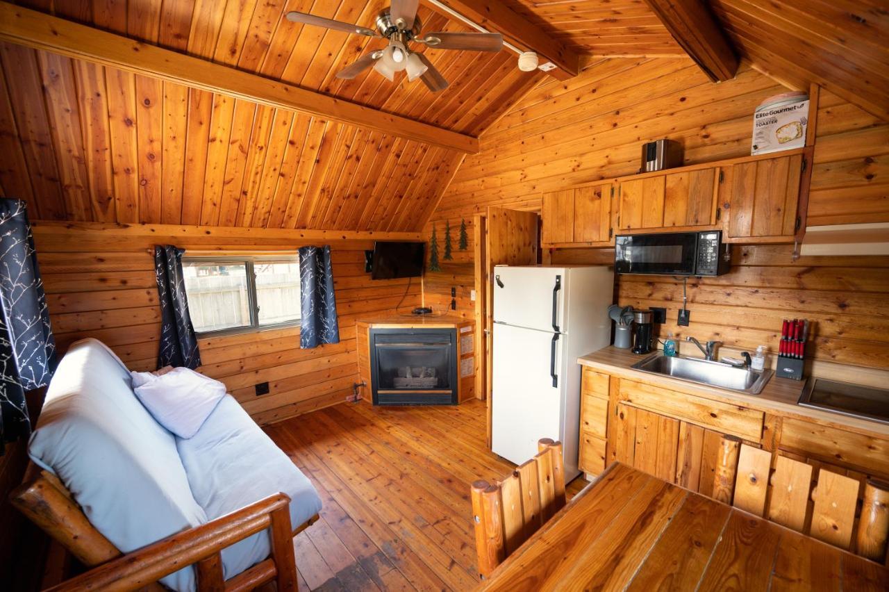יוריקה Redwood Coast Cabins And Rv Resort מראה חיצוני תמונה