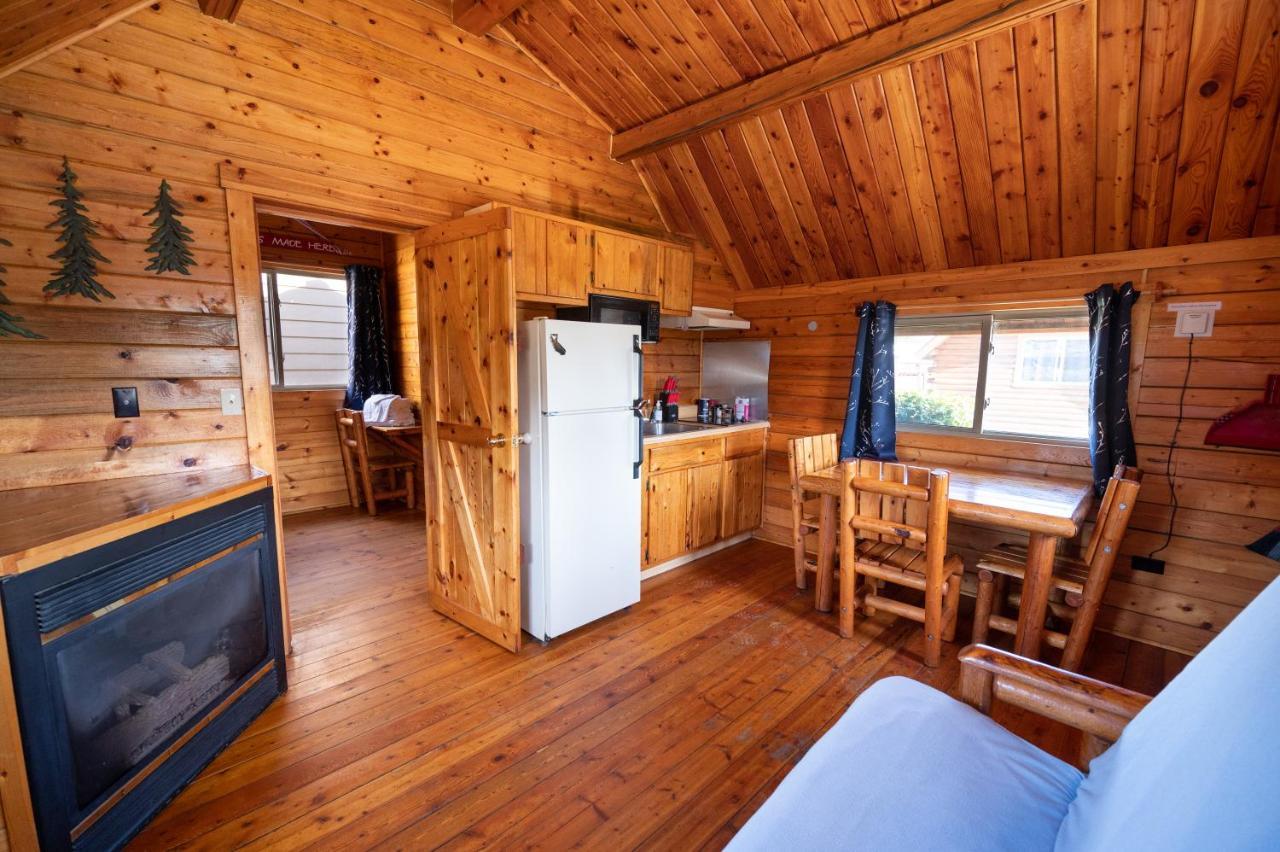יוריקה Redwood Coast Cabins And Rv Resort מראה חיצוני תמונה