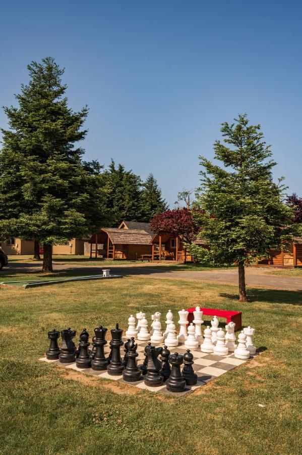 יוריקה Redwood Coast Cabins And Rv Resort מראה חיצוני תמונה