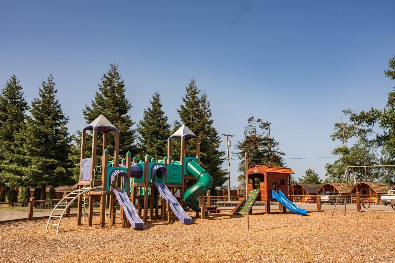 יוריקה Redwood Coast Cabins And Rv Resort מראה חיצוני תמונה